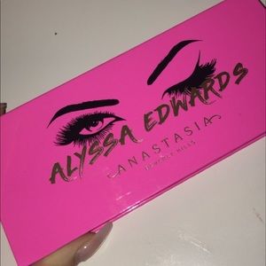 Alyssa Edwards ABH palette